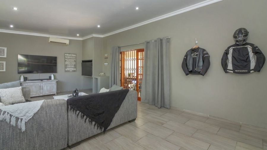 3 Bedroom Property for Sale in Kroonheuwel Free State